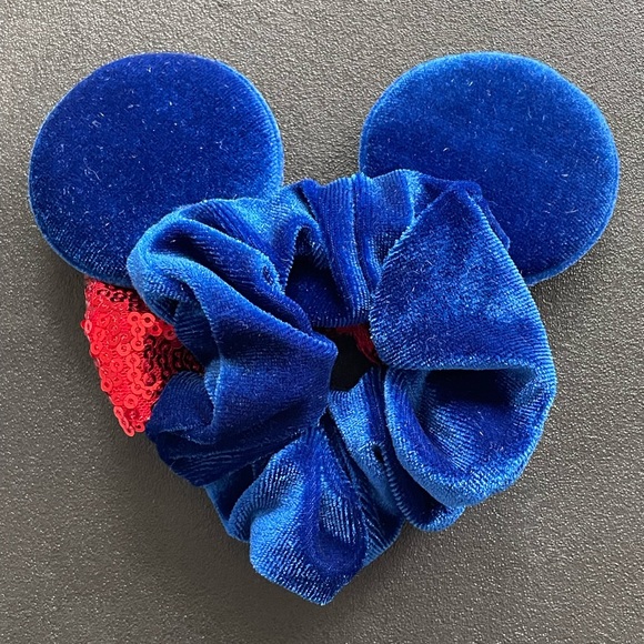 Mickey Mouse Scrunchie (Sorcerer Mickey) - Picture 6 of 6